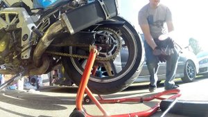How To: Chain Adjustment - Suzuki SV1000S