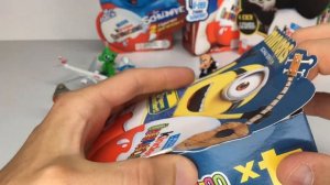 Распаковка старых Киндер Сюрпризов. Миньоны, Смурфики, Кун-фу Панда. Old Kinder Surprise Unboxing