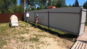 Чем красить дом? Кисть или краскопульт?! Красим домик. Досеили газон.