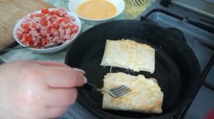 Вкусный завтрак))) Конвертики из лаваша