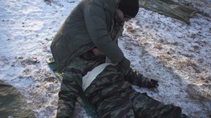 Часть 7 В Блоге. Эвакуация Раненого В Живот Или Грудь Из Красной Зоны На Плащ-Палатке
