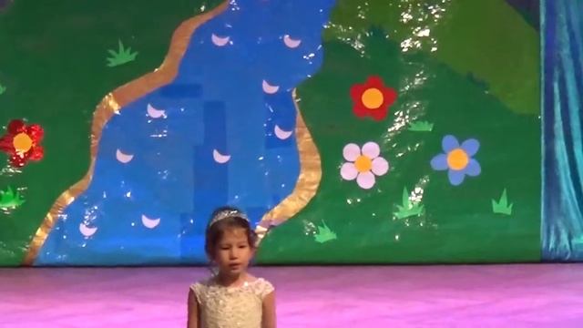 Копия видео Сказки гуляют по свету песня смотреть онлайн