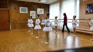 Открытый урок по предмету Танец, 1кл отделения хореографии (7 лет)