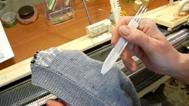 Планка Велле с петлями для пуговиц. Вязание на машине. смотреть онлайн