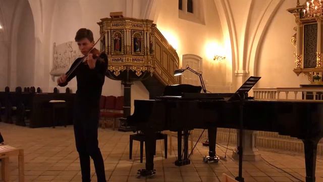 Svendborg Musikskole - Violinkoncert - Joakim Sonata nr. 2 for solo violin 1. sats af E. Ysaye смотреть онлайн