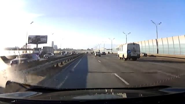 Visiondrive vd 9500h. Регистратор заднего вида Visiondrive vd 9500h. Передняя камера. смотреть онлайн