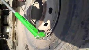 Демонтажа шин с помощью «Попугая»