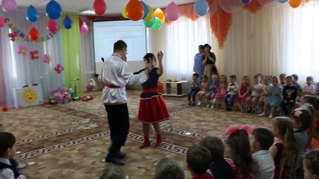 Выступление Гидринович Юлии и Шевченко Влада в дс "Солнышко". 2020г "Московская кадриль" смотреть онлайн