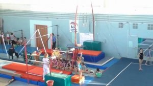 Алеся, 7лет, соревнования на брусьях, 1 юношеский разряд