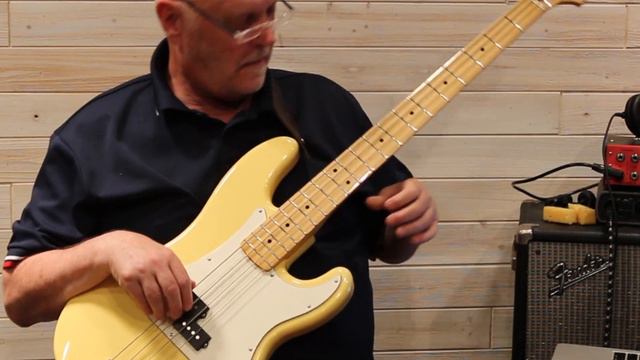 "Summer Time" performed on the Fender "Player" P Bass, Buttercream Yellow