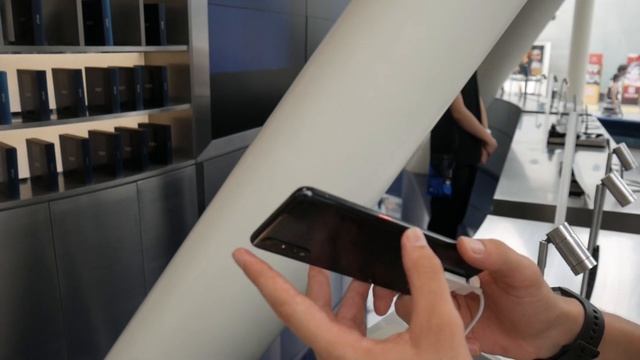 Обзор Vivo Lab - Крутой фирменный магазин в Китае (6+) смотреть онлайн