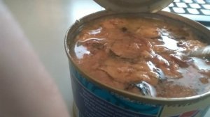 Глисты в рыбных консервах 5 Морей. Это действительно шок.