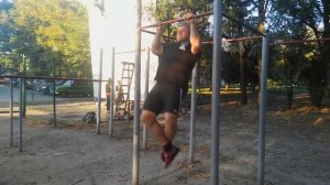 Головинский подтягивается...