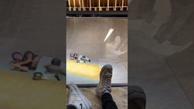 Grosse chute en trottinette freestyle #scootering #tricks #backflip #skatepark #freestyle