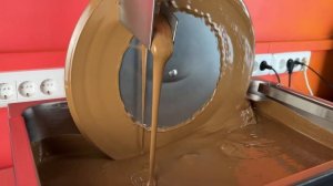 Wheeled chocolate molding machine | KADZAMA