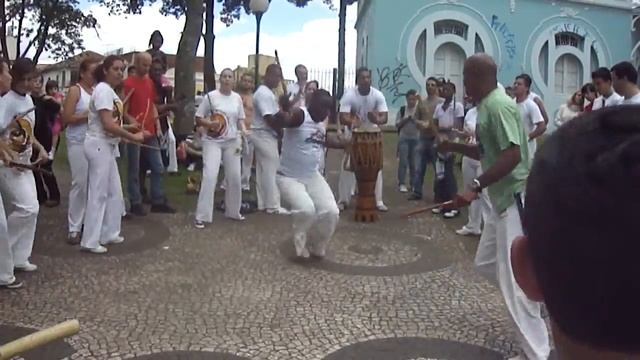 maculelê do Grupo Força da Capoeira.MP4 смотреть онлайн
