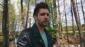 Продолжаем озеленение участка. Высадка деревьев. Ива шаровидная.