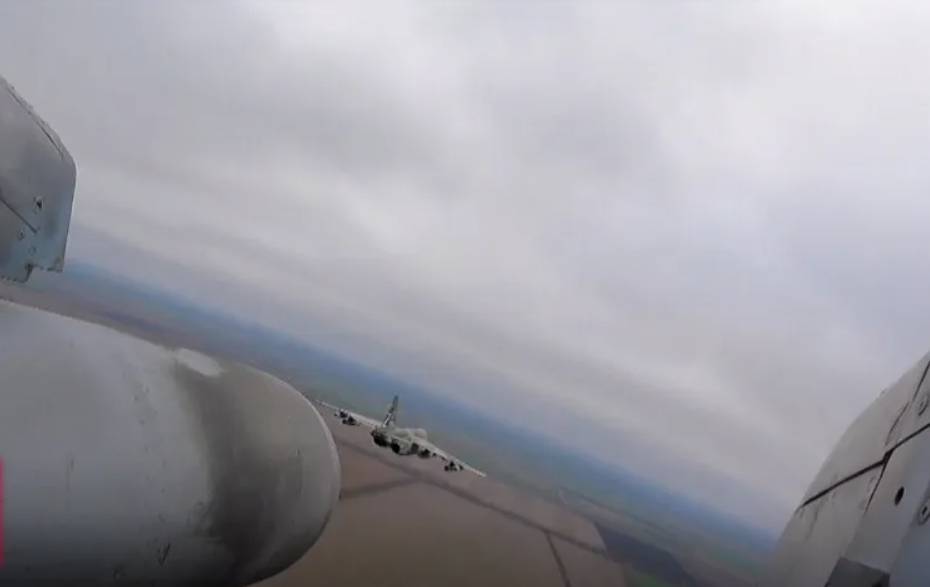 Российские штурмовики Су-25 нанесли ракетные удары по объектам и технике ВСУ
