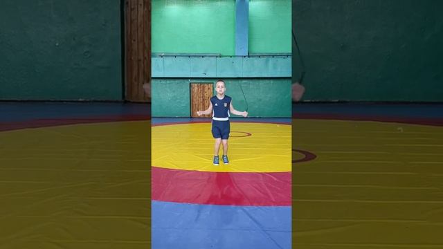 скакалка ( двойные прыжки ) 100 раз в подходе #спурт #бокс #боксер #рекорд смотреть онлайн