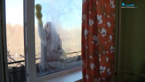 Сквозь чистое стекло. Как правильно, быстро и без разводов мыть окна?