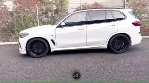 BMW X5 Hamann на 23 дюймовых дисках.
