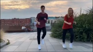 Elvis Presley - A Little Less Conversation (Shuffle Dance)