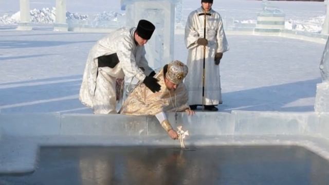 КРЕЩЕНСКАЯ ВОДА смотреть онлайн