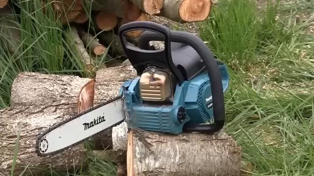 Makita EA3201 Chainsaw