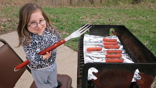 Top 10 shortest women in the world.#top10 #youtube #facts #most #world #guinness world records