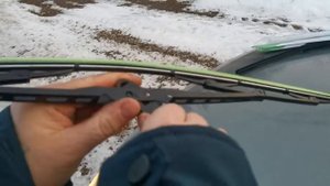 Щётка стеклоочистителя каркасная, на ладу калина из магазина Большой. 😉