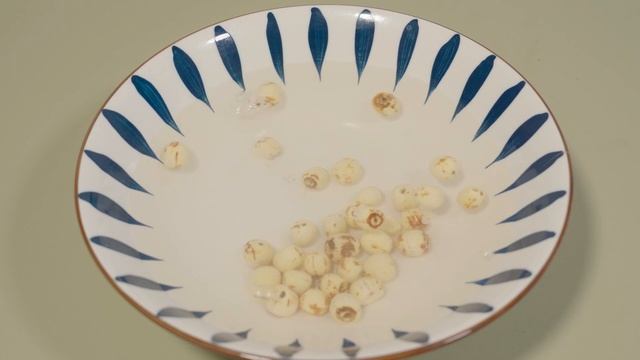 炖鸡汤，牢记“3放3不放”的诀窍，汤鲜味美，肉嫩无腥味。熬鸡汤的正确做法，食材不要乱加，大厨分享多年经验。煲鸡汤用什么鸡最好？鸡要不要焯水？什么时候给盐？搭配什么食材最滋补？土鸡汤怎么炖才软烂？炖多 смотреть онлайн