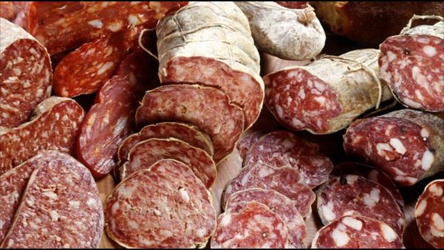 Ученые рассказали о влиянии колбасы на ПОЯВЛЕНИЕ РАКА! смотреть онлайн