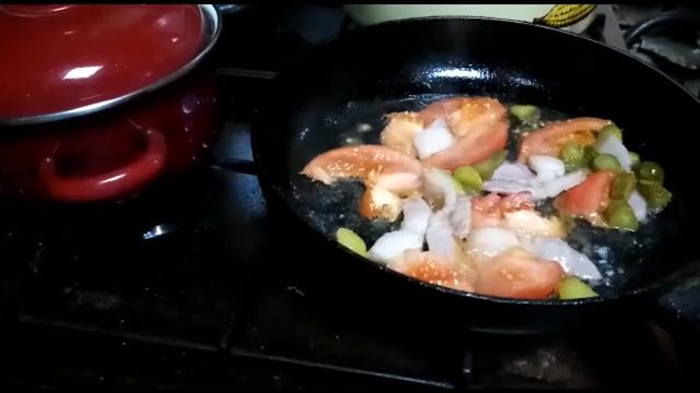 Кухня. Быстрый завтрак. Завтрак туриста.Завтрак на скорую руку.
