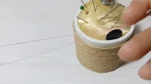Как вставить нитку в иголку 2 простых способа
