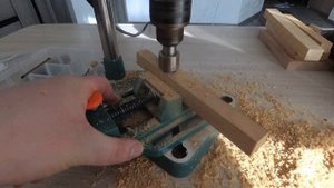 Стойка для дрели+ пробую фрезу на оргстекле