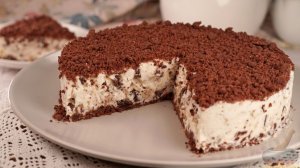 Торт без коржей и выпекания? Легко!
СМЕТАННЫЙ ТОРТ С ПЕСОЧНОЙ КРОШКОЙ