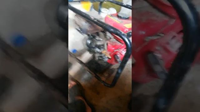 мотопомпа глохнет. Простой ремонт. смотреть онлайн