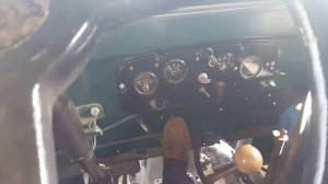 Ретро автомобиль грузовик УралЗис 5 (ЗиС 5)после ремонта двигателя