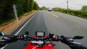 Ducati Streetfighter V4 VS Aprilia Tuono V4 Factory