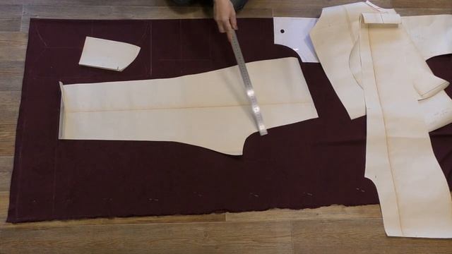 Раскладка  выкройки худи и брюк на ткани. Как сшить самой.