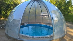 Копаем бассейн для бани минитрактором с экскаватором