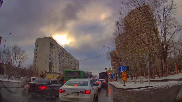 Движение на автомобиле по улицам города Тюмени смотреть онлайн