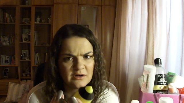 Много пустых баночек :) (Garnier, Nivea, Clarins, Essence) смотреть онлайн