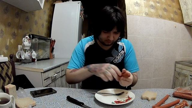 МУКБАНГ ОХОТСКИЕ КОЛБАСКИ | ОБЗОР НА ОХОТСКИЕ КОЛБАСКИ смотреть онлайн