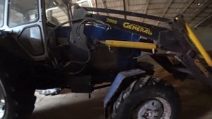 Грузим зерно со склада. Цена на пшеницу. ЮМЗ-8280.