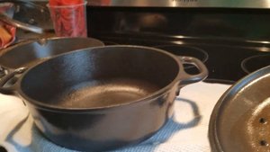 Как Реставрировать, Готовить и Ухаживать за Чугунной Посудой. (SlowTV).