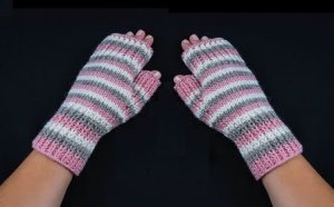 Теплые вязаные варежки - идеальный вариант для начинающих и быстрого вязания!