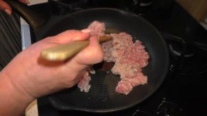Так капусту вы точно не пробовали,а зря! Сочные капустные стейки с фаршем, овощами и сыром.