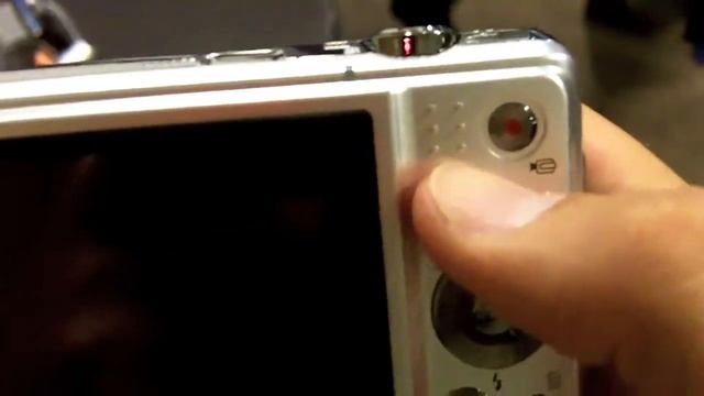 Casio Exilim EX-ZS15 ed EX-ZS100 смотреть онлайн