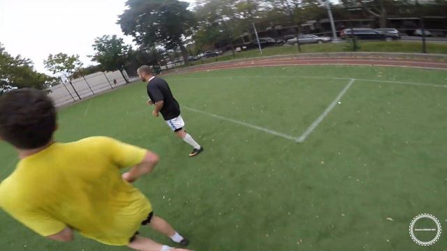 ОЧЕНЬ РЕДКИЙ ВИД СПОРТА В АМЕРИКЕ - ФУТБОЛ смотреть онлайн